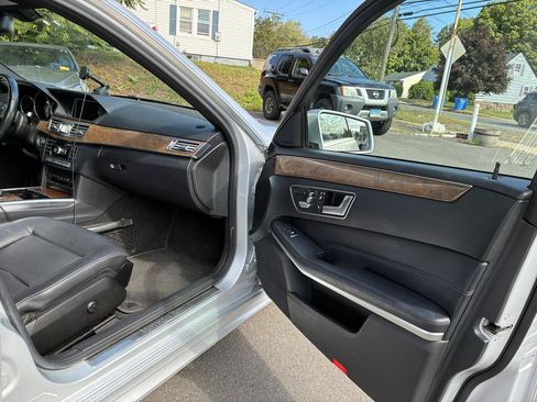 Used 2014 Mercedes-Benz E 350 4MATIC Sedan image 18