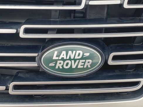 Used 2025 Land Rover Range Rover SE AWD/4WD image 32