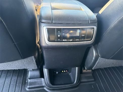 Used 2014 Toyota Highlander Limited image 23