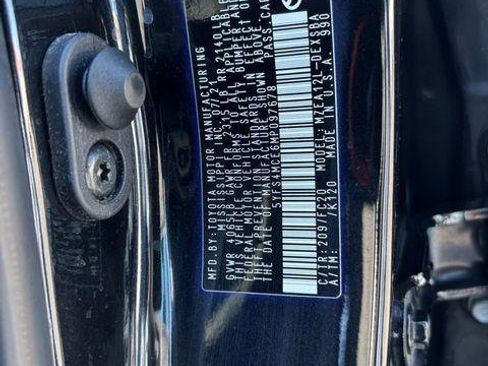 Certified 2021 Toyota Corolla SE w/ Carpet Mat Package (TMS) FWD image 17