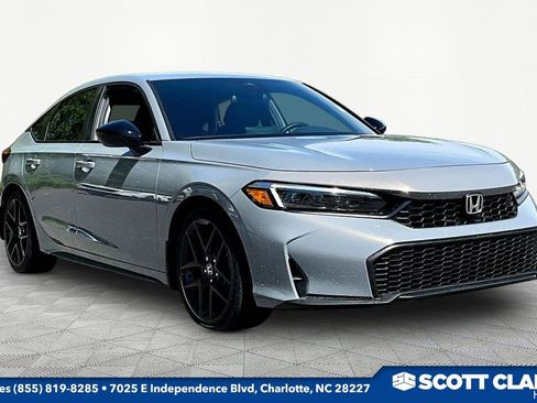 Used 2025 Honda Civic Sport image 1