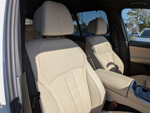 Used 2021 BMW X5 xDrive40i w/ Executive Package image 39