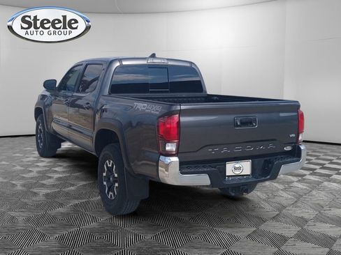 Used 2019 Toyota Tacoma TRD Off-Road image 3