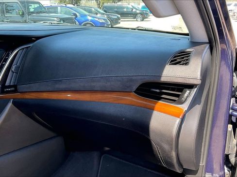 Used 2020 Cadillac Escalade Luxury RWD image 23