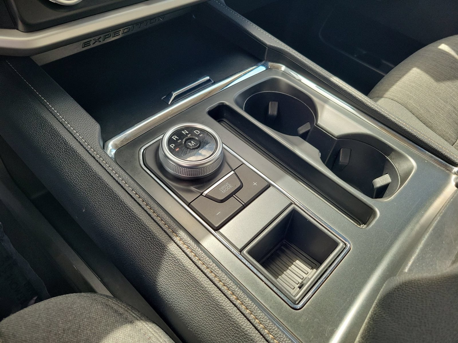 Used 2024 Ford Expedition XLT RWD image 32