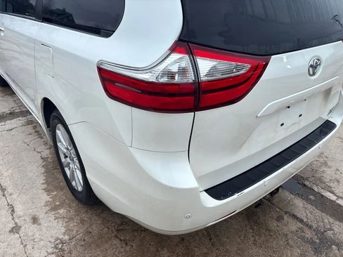 Used 2017 Toyota Sienna XLE w/ XLE Navigation Package image 29