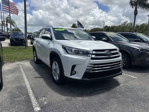 Used 2019 Toyota Highlander Limited FWD image 1