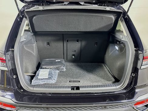 New 2025 Volkswagen Taos SE image 21