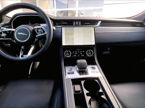 Used 2021 Jaguar F-PACE S image 15