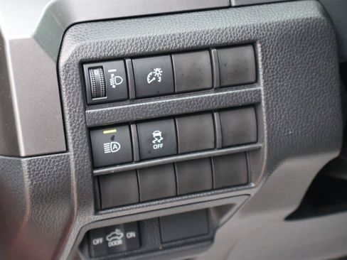 Used 2025 Toyota Tacoma SR5 AWD/4WD image 22