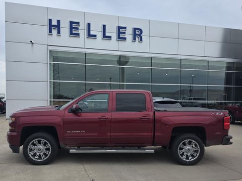 Used 2018 Chevrolet Silverado 1500 LT w/ All Star Edition AWD/4WD image 3