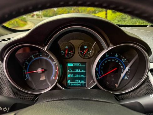 Used 2013 Chevrolet Cruze LT w/ Technology Package FWD image 28