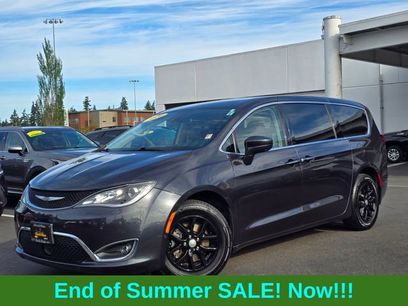 Used 2020 Chrysler Pacifica Touring w/ Advanced Safetytec Group
