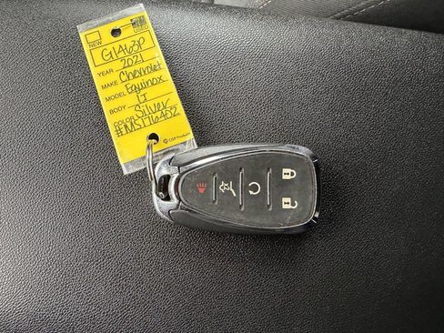 Used 2021 Chevrolet Equinox LT image 34