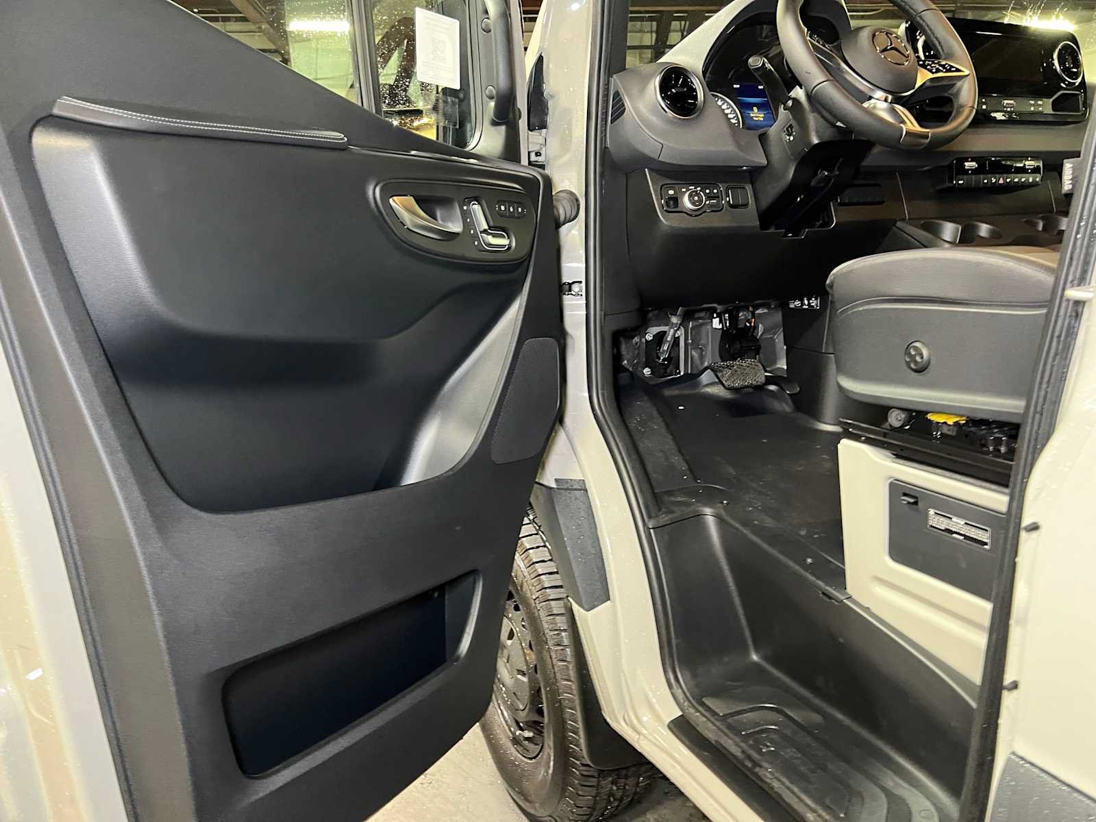 Used 2026 Mercedes-Benz Sprinter 2500 image 64