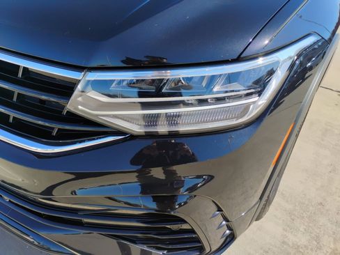 Used 2024 Volkswagen Tiguan SE R-Line image 30