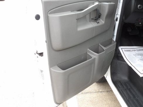 Used 2018 GMC Savana 3500 w/ Power Convenience Package RWD image 6