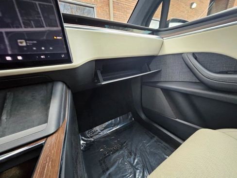 Used 2022 Tesla Model X image 45