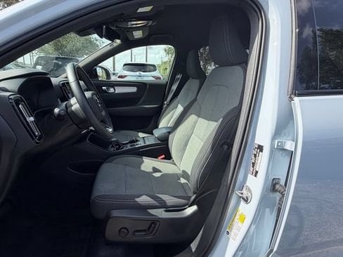 Certified 2024 Volvo XC40 B5 Core AWD/4WD image 12