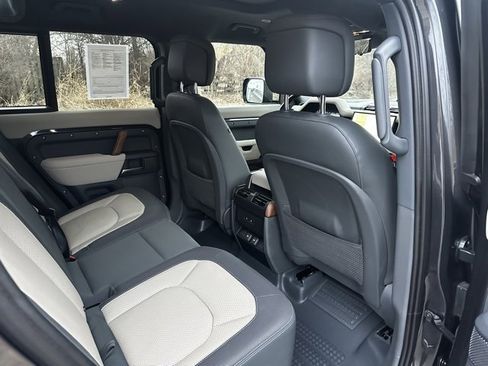 Used 2023 Land Rover Defender 110 X image 23