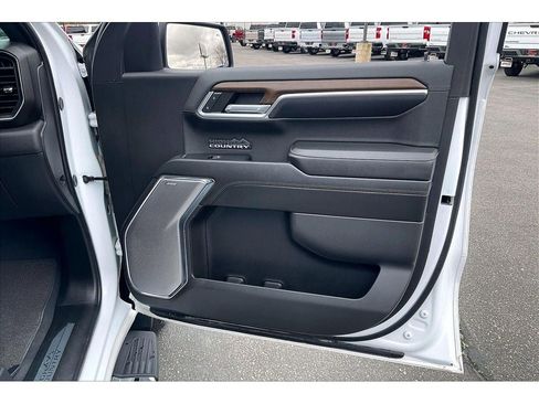 Used 2024 Chevrolet Silverado 1500 High Country w/ High Country Premium Package AWD/4WD image 26