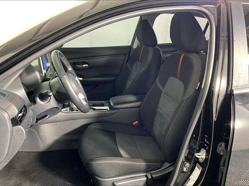 Used 2023 Nissan Sentra SR FWD image 30