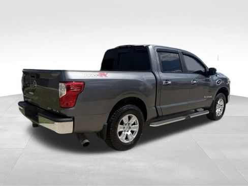 Used 2017 Nissan Titan SV AWD/4WD image 15