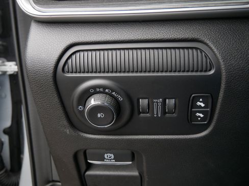 Used 2024 Jeep Wagoneer L Series II image 26