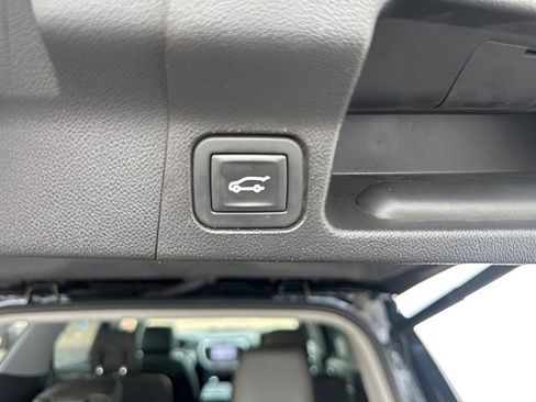 Used 2019 GMC Acadia SLT image 12