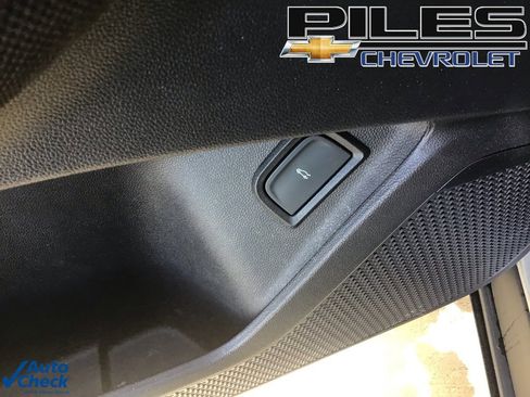 Used 2024 Chevrolet Blazer EV RS image 31