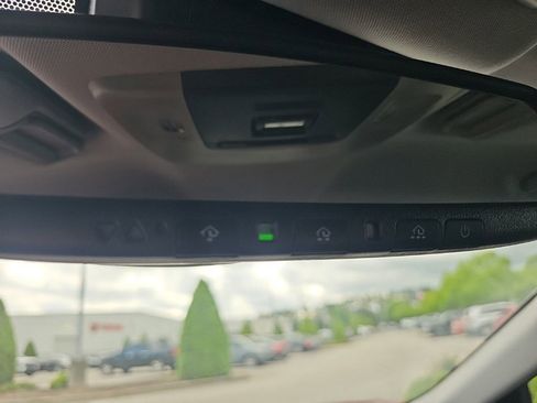 Used 2023 Toyota Camry SE w/ Convenience Package FWD image 18
