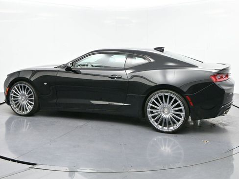 Used 2017 Chevrolet Camaro LT image 5