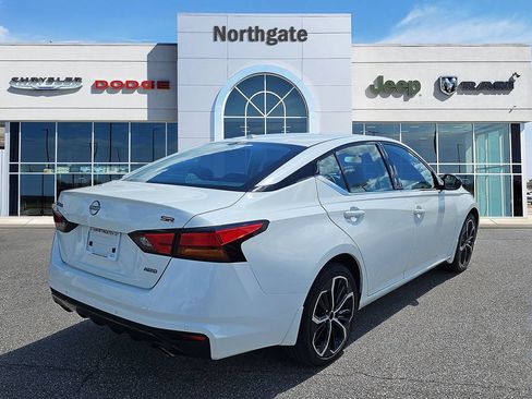 Used 2025 Nissan Altima 2.5 SR AWD/4WD image 4
