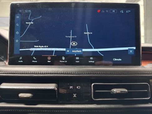 Used 2022 Lincoln Nautilus Reserve image 10