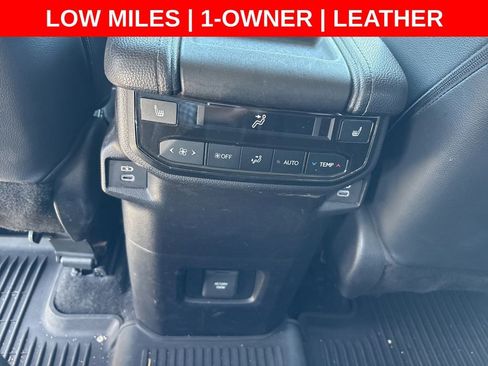 Used 2024 Toyota Grand Highlander AWD image 17