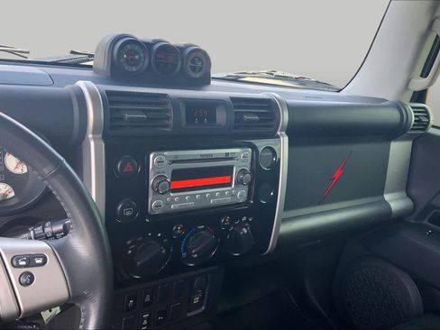 Used 2012 Toyota FJ Cruiser 2WD w/ Upgrade Pkg image 6