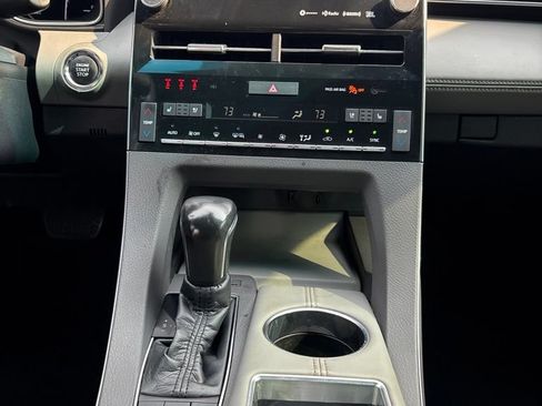 Used 2019 Toyota Avalon Limited FWD image 31