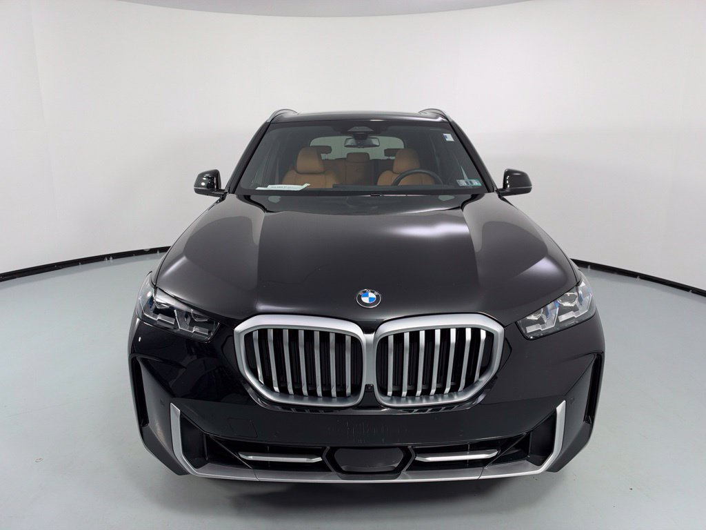 Certified 2024 BMW X5 xDrive40i w/ Premium Package AWD/4WD image 3