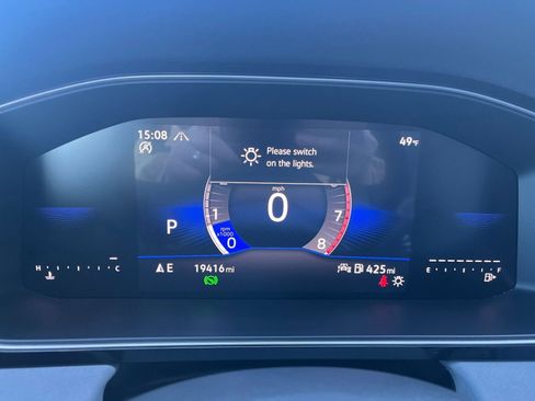 Used 2025 Volkswagen Jetta SE image 43