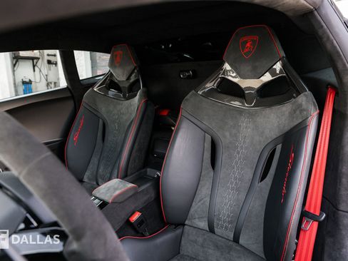 Used 2023 Lamborghini Huracan Sterrato image 28