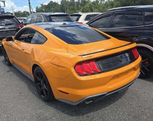 Used 2019 Ford Mustang Coupe w/ Black Accent Package RWD image 4