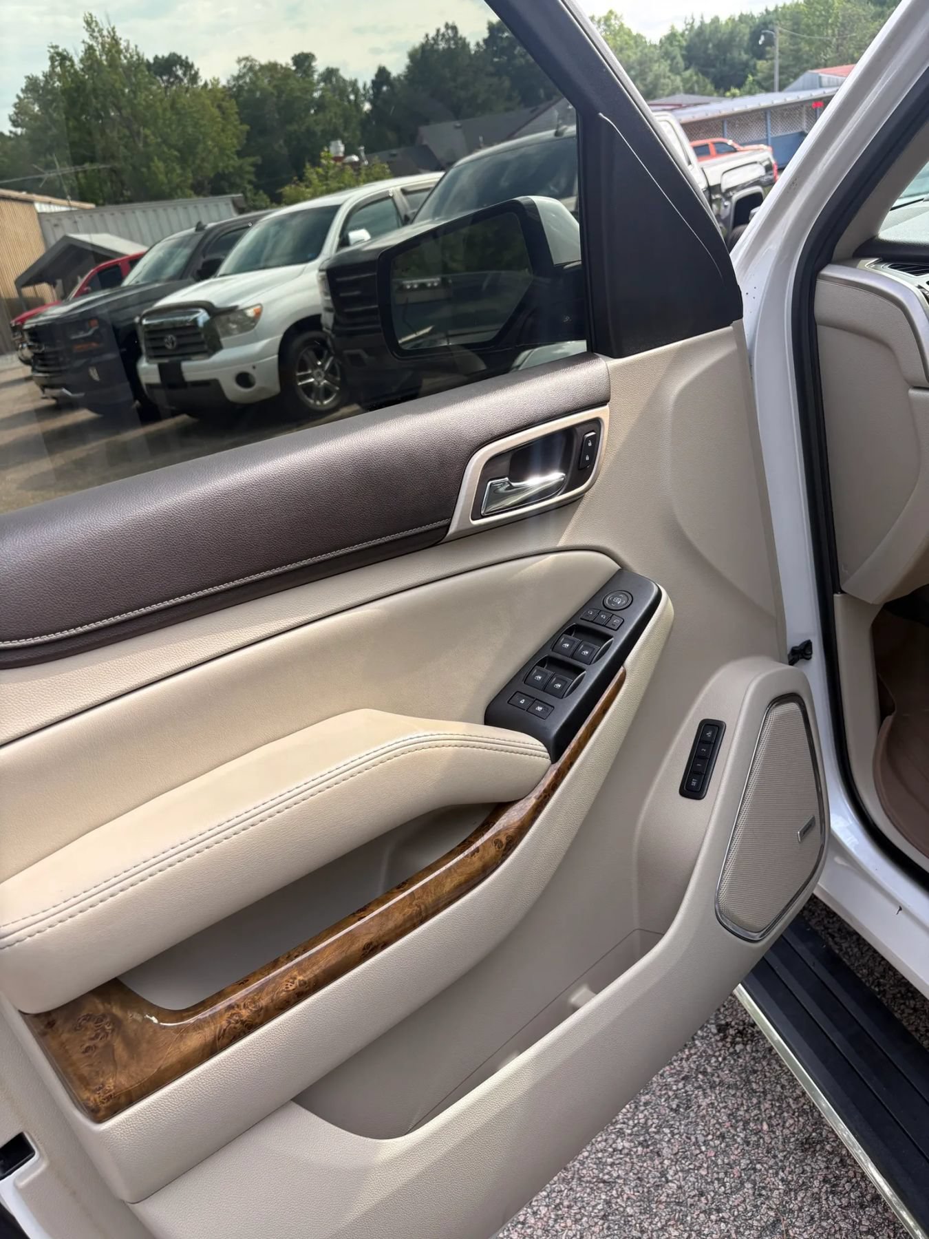 Used 2016 GMC Yukon Denali w/ Open Road Package AWD/4WD image 54