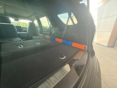 Used 2024 Chevrolet Tahoe High Country AWD/4WD image 36