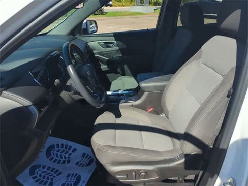 Certified 2022 Chevrolet Traverse LT image 18