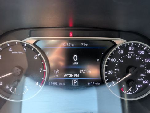 Used 2021 Nissan Sentra SV FWD image 12