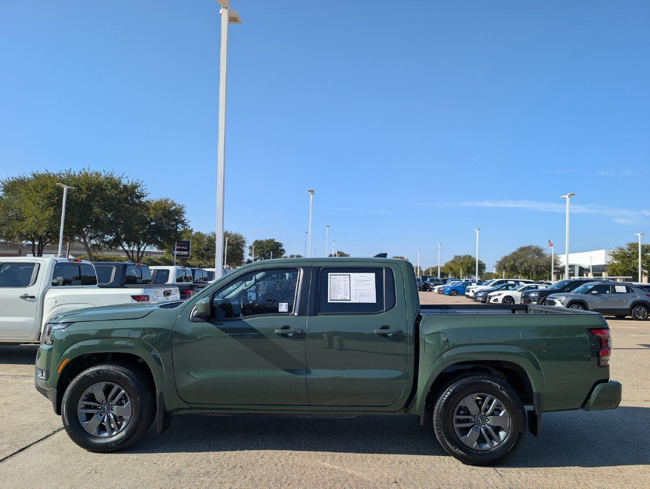 Certified 2025 Nissan Frontier SV w/ SV Convenience Package RWD image 3