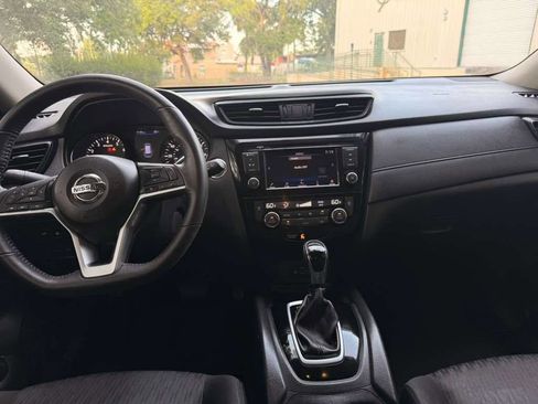 Used 2018 Nissan Rogue SV FWD image 13