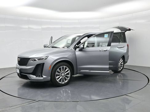 Used 2023 Cadillac XT6 Premium Luxury FWD image 37