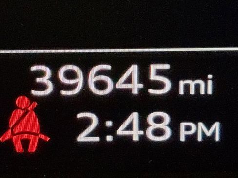 Used 2022 Audi e-tron Premium w/ Convenience Plus Package image 14