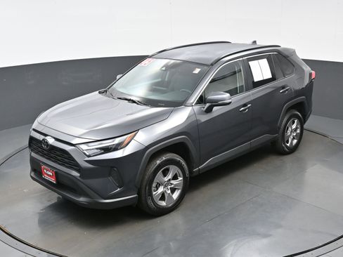 Used 2025 Toyota RAV4 XLE AWD/4WD image 36